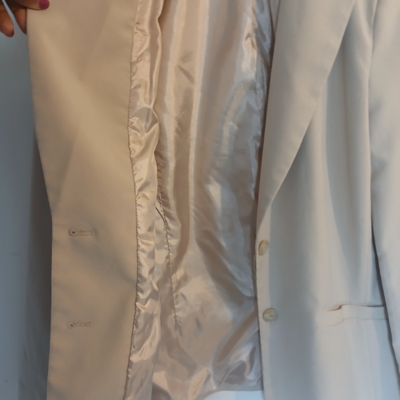 Women's Cream Blazer - Picture 8 of 8